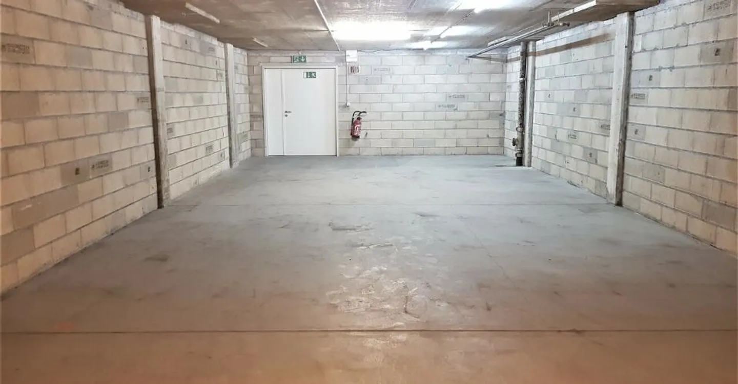 152 m² Lager im Untergeschoss - Lastenaufzug - 1. Monat Miete gratis - Foto 2 von 2