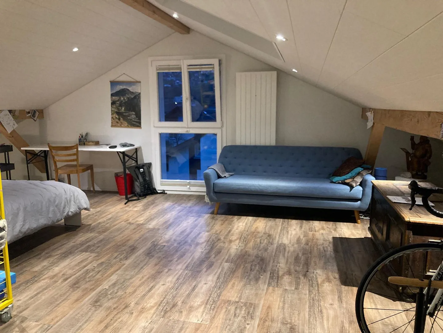 Appartement moderne sous les toits à louer à Schattdorf - Photo 3 sur 8