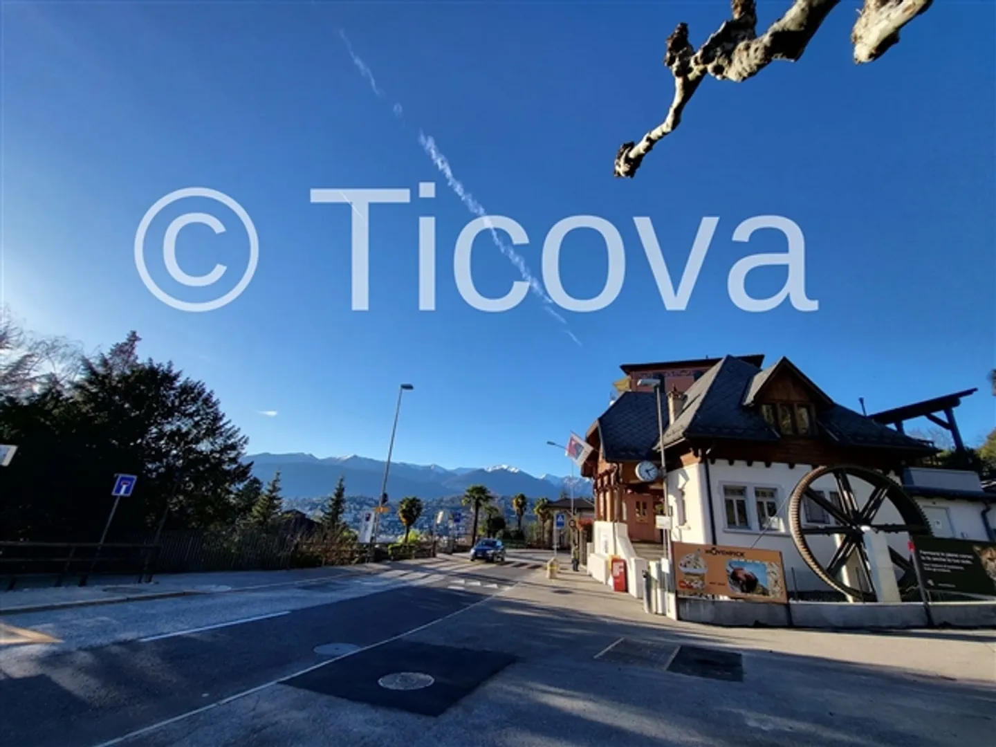 2.5 Rooms with Lake View and Swimming Pool. Private and Refined Context - Photo 2 of 8