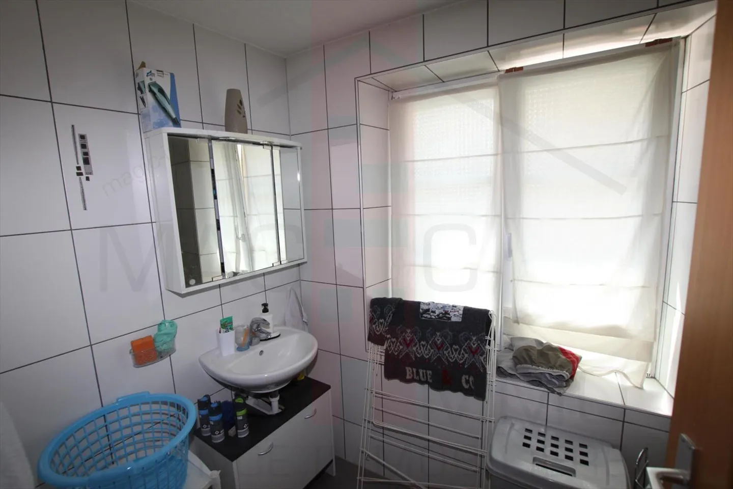 Mixed-use building for sale - Photo 9 of 13