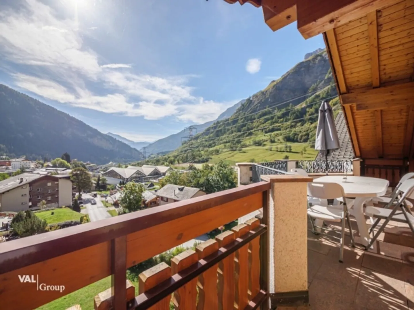 Attico unico con 1x appartamento di 3.5 stanze e 1x appartamento di 2.5 stanze - Foto 1 di 13