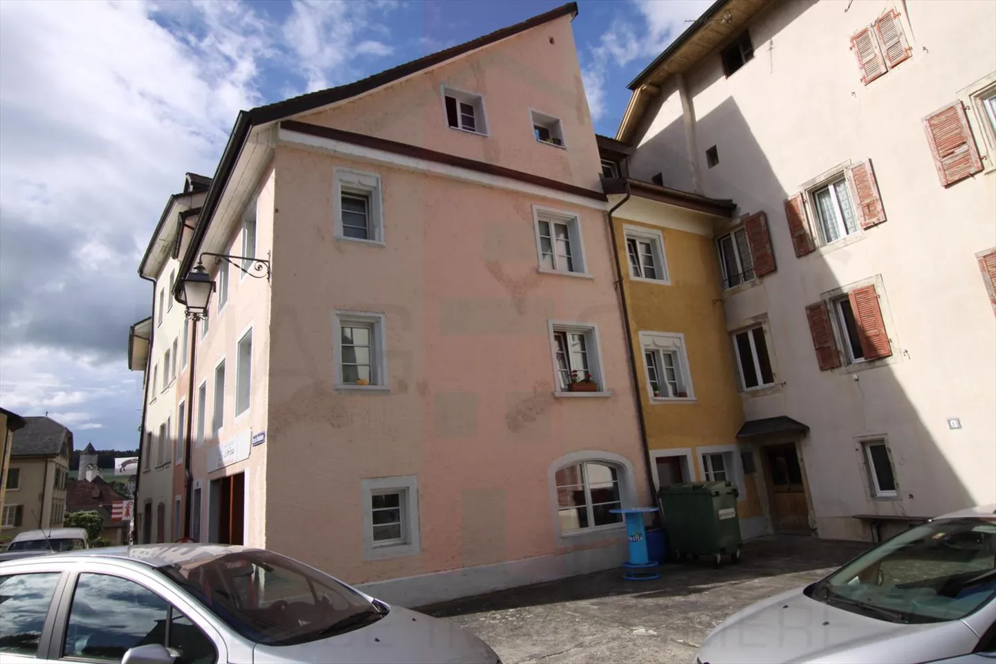 Mixed-use building for sale - Photo 13 of 13