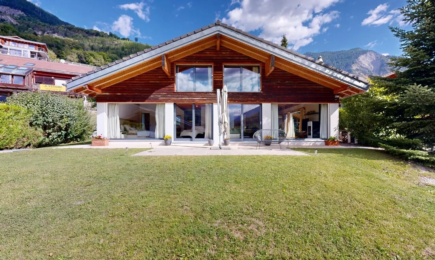 Vollèges - Chalet Familiare di Prestigio con Vista Mozzafiato - Foto 1 di 11