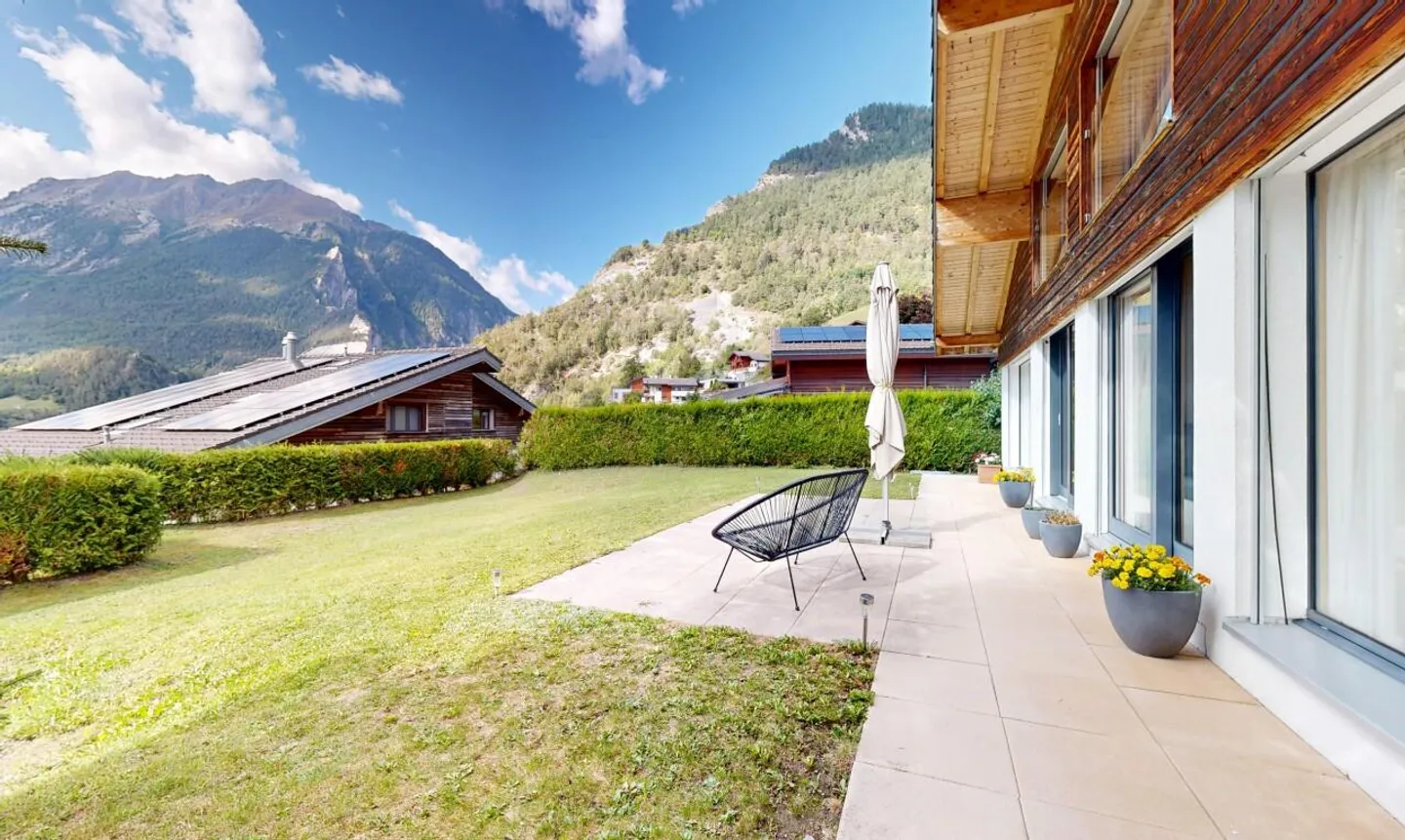 Vollèges - Chalet Familiare di Prestigio con Vista Mozzafiato - Foto 2 di 11