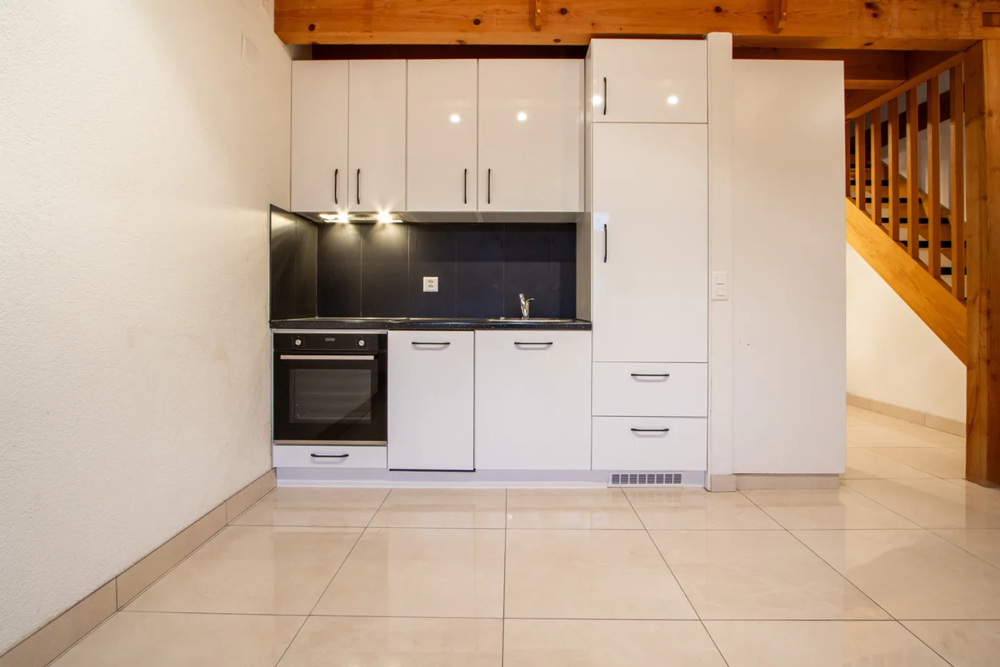 Gallery apartment in a central location - Photo 3 of 7