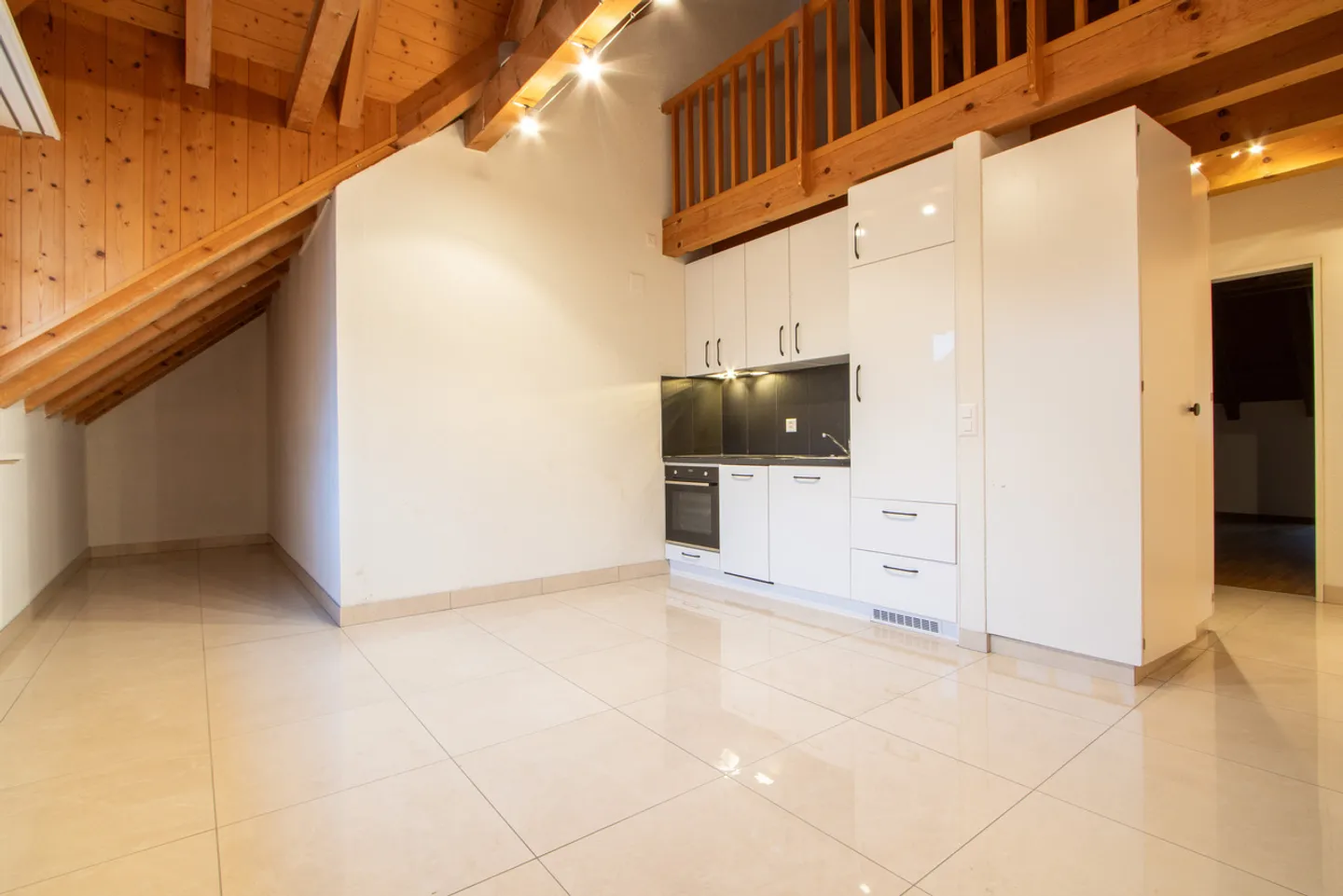 Gallery apartment in a central location - Photo 4 of 7