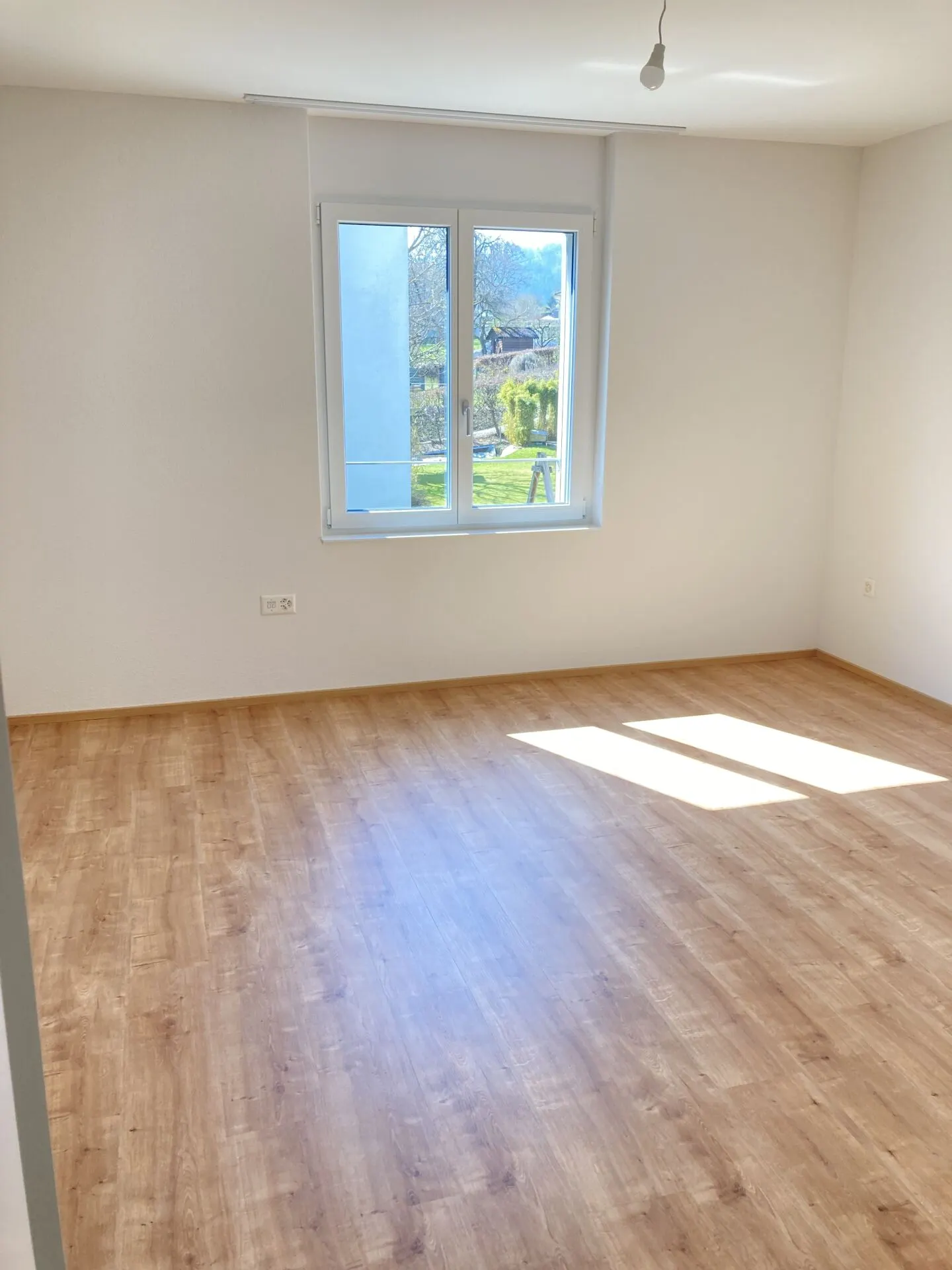 Newly built 2 1/2 room garden apartment with terrace for rent - Photo 5 of 5