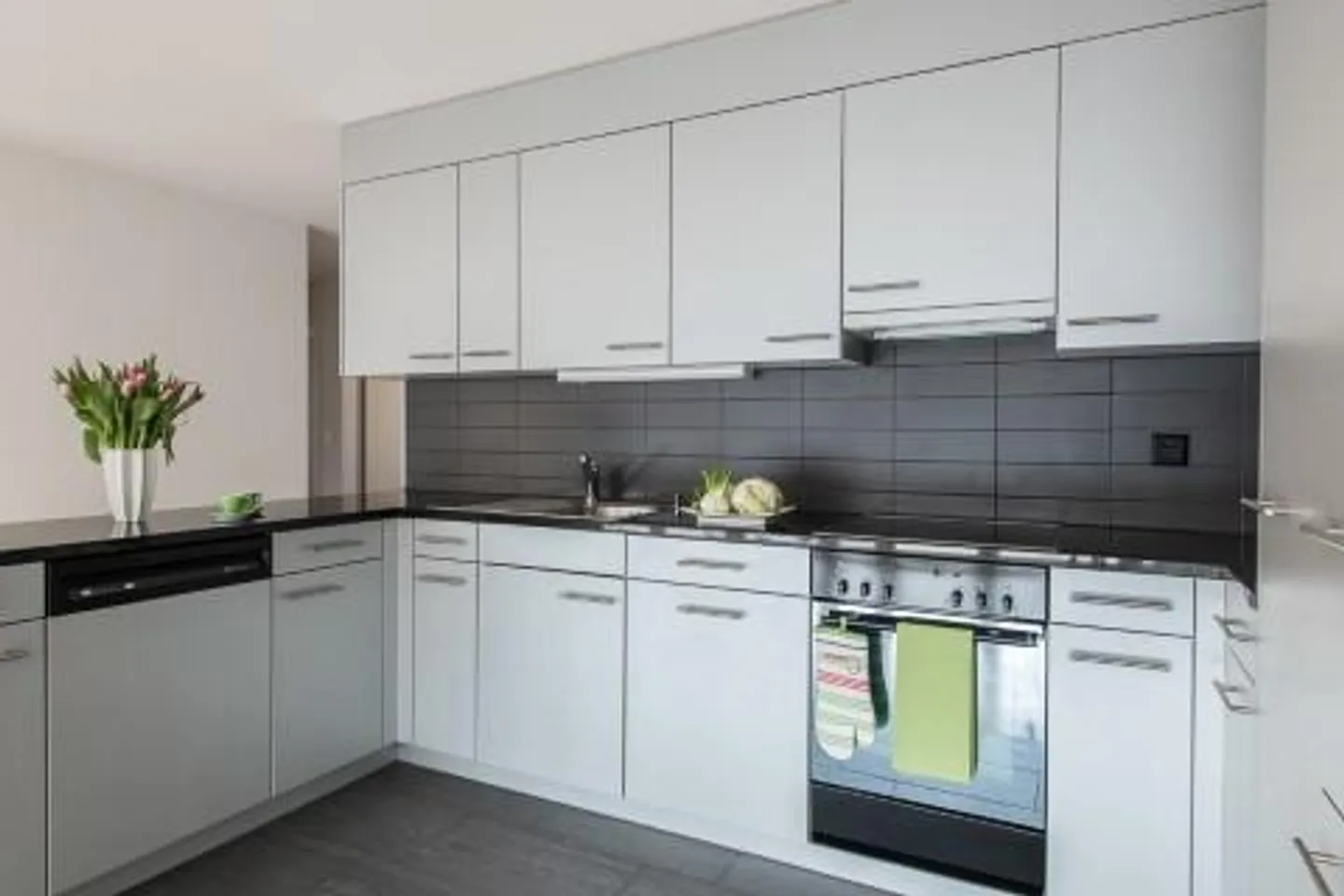 Central and brilliant...modern living in Wetzikon - Photo 4 of 13