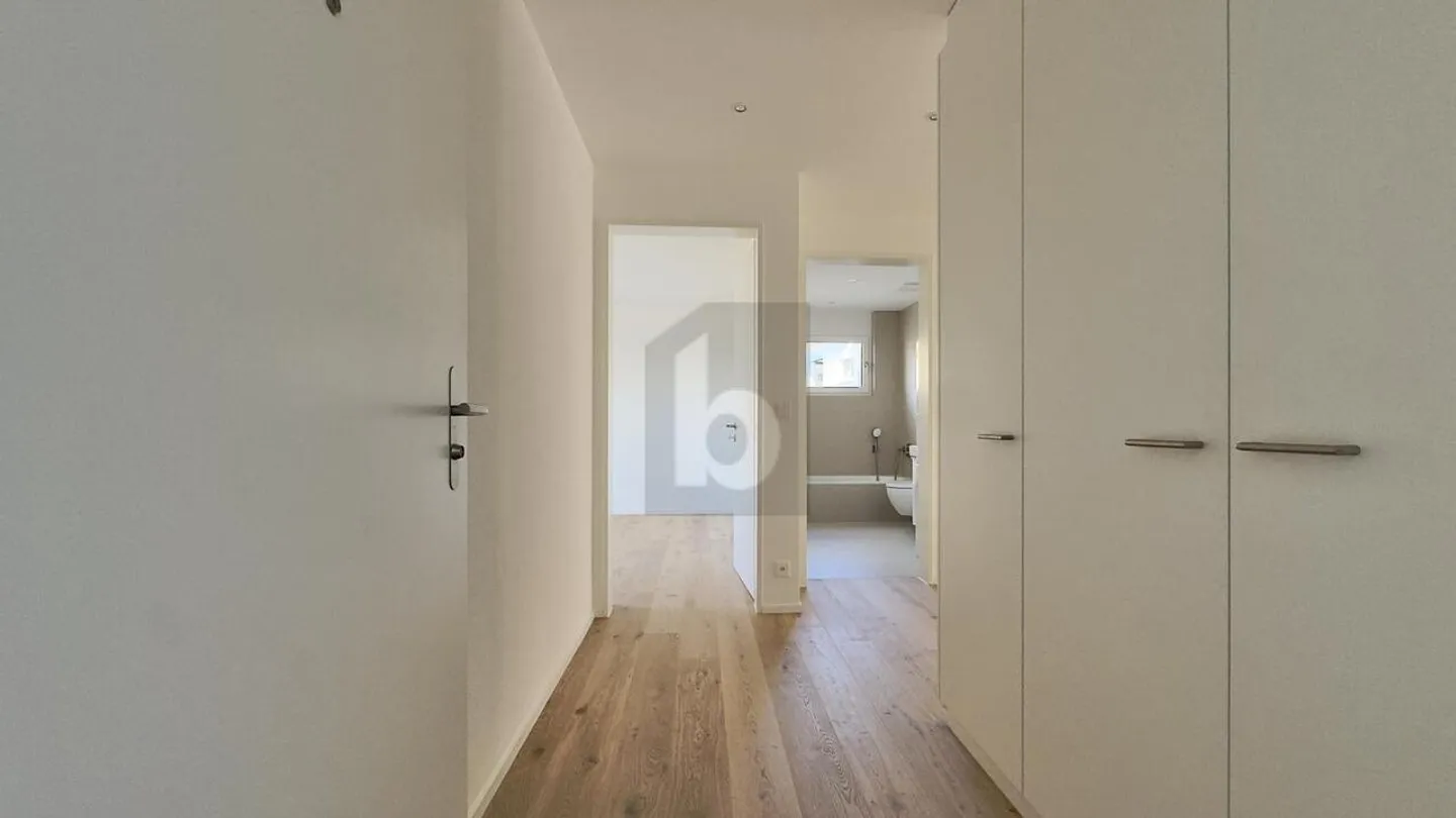 MODERN NEW BUILD IN A CENTRAL LOCATION - Photo 2 of 6