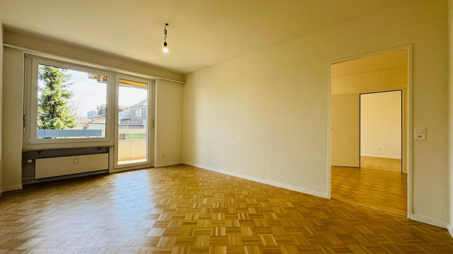 Completely renovated 4.5-room apartment with 2 bathrooms, 2 balconies, and 1 underground parking space - Photo 9 of 18