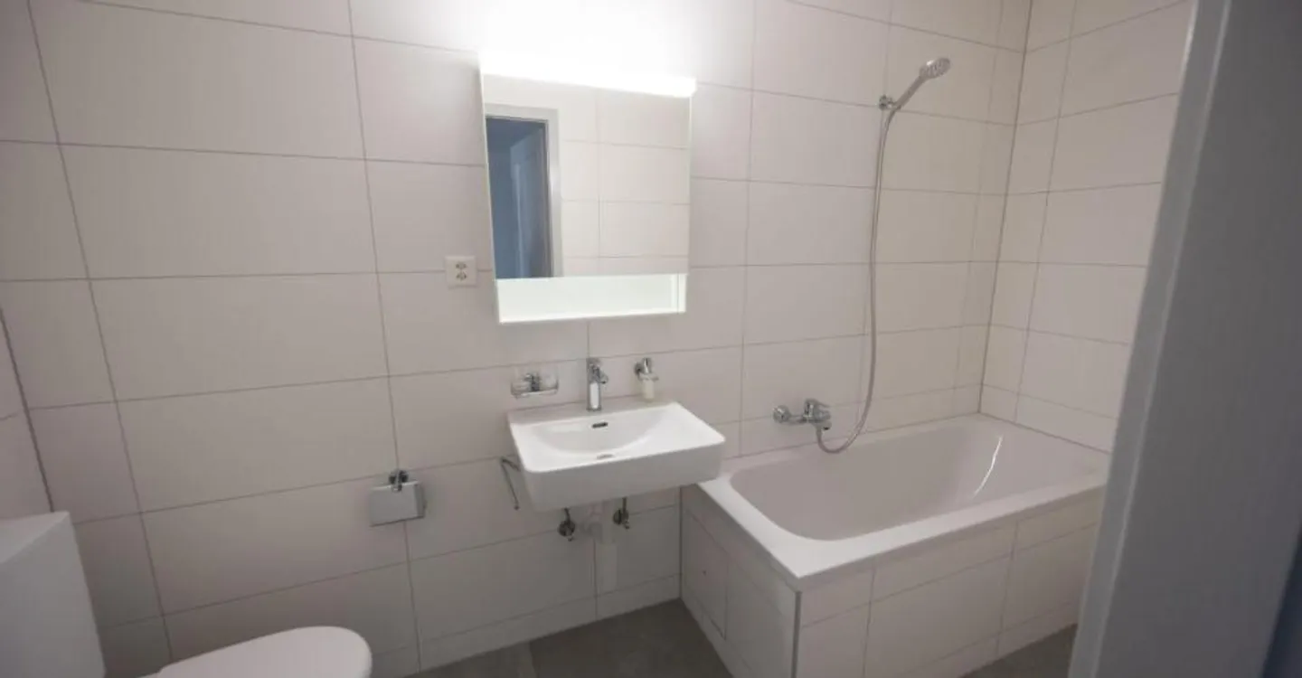 3,5-Zimmer-Wohnung im 4. Stock mit Aufzug - Foto 11 von 17