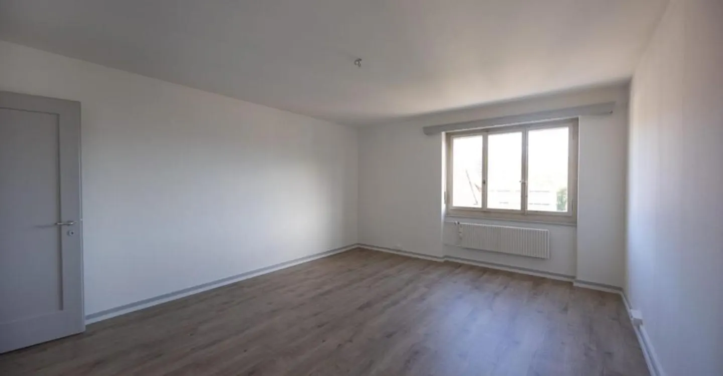 3,5-Zimmer-Wohnung im 4. Stock mit Aufzug - Foto 12 von 17