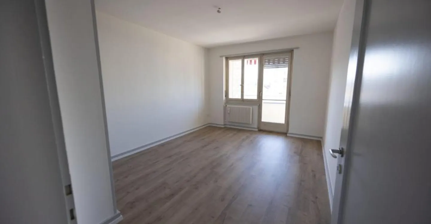 3,5-Zimmer-Wohnung im 4. Stock mit Aufzug - Foto 15 von 17