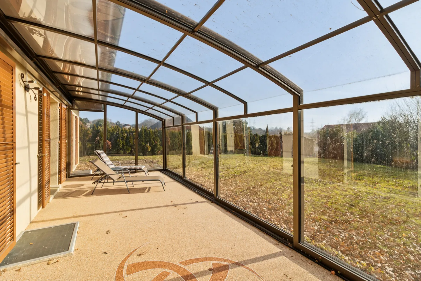 Spacious Family Home in Lausanne - Photo 2 of 15