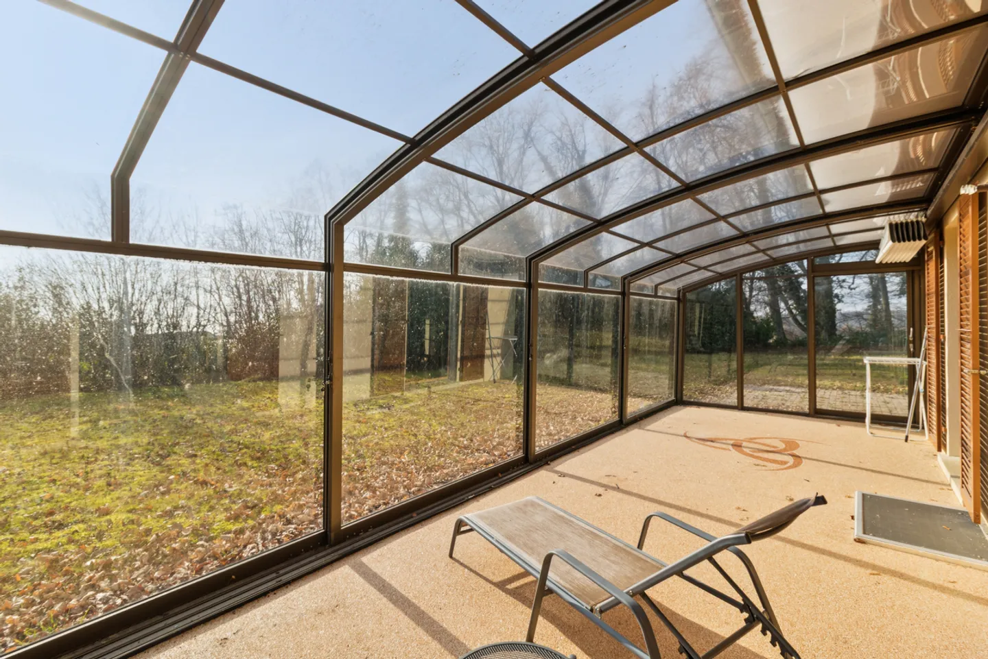 Spacious Family Home in Lausanne - Photo 3 of 15