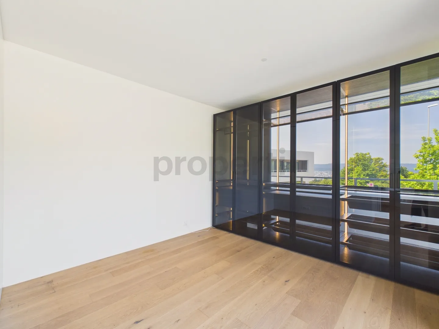 Modern Apartment with Lake View - Photo 6 of 11
