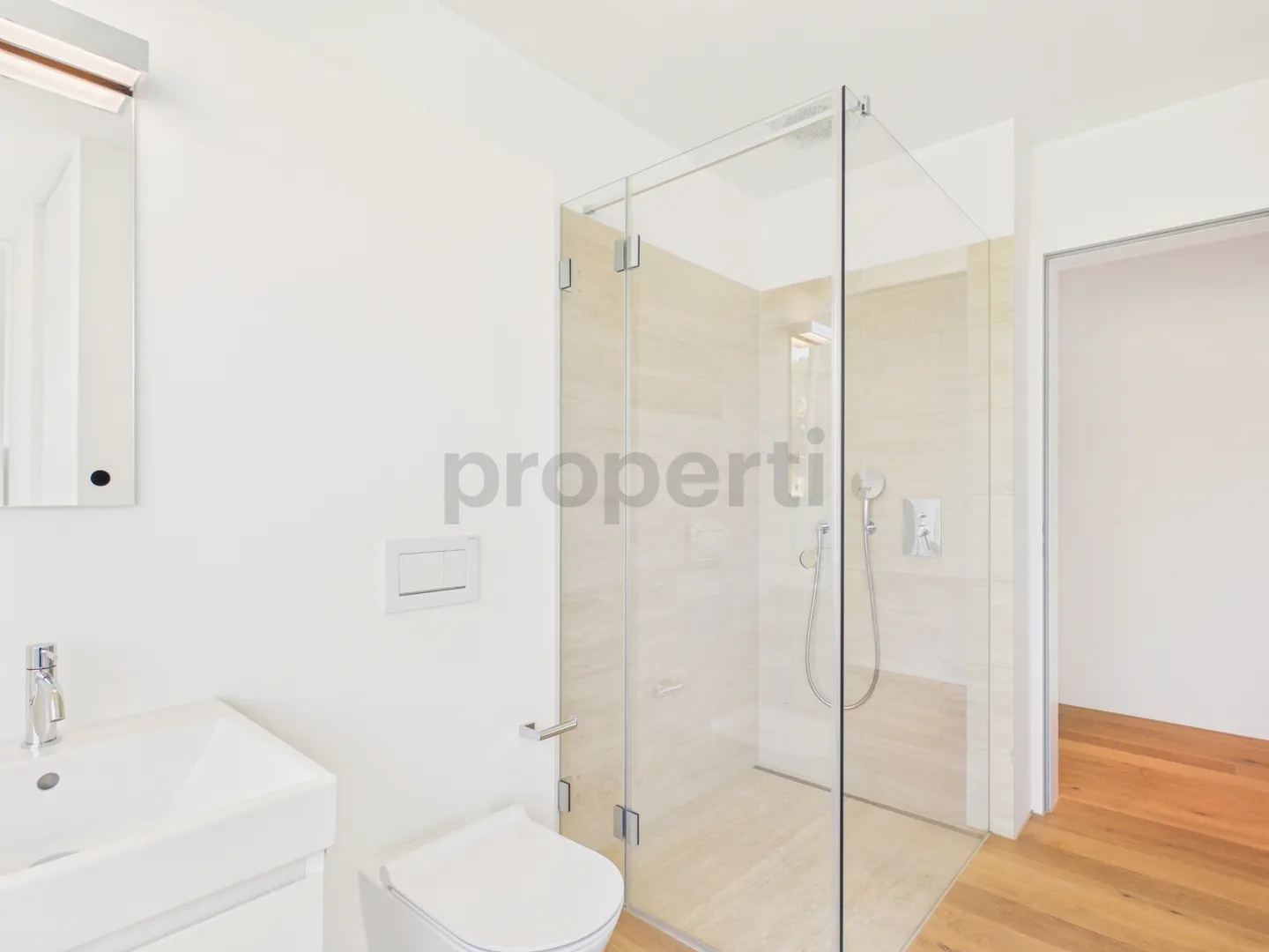 Modern Apartment with Lake View - Photo 9 of 11