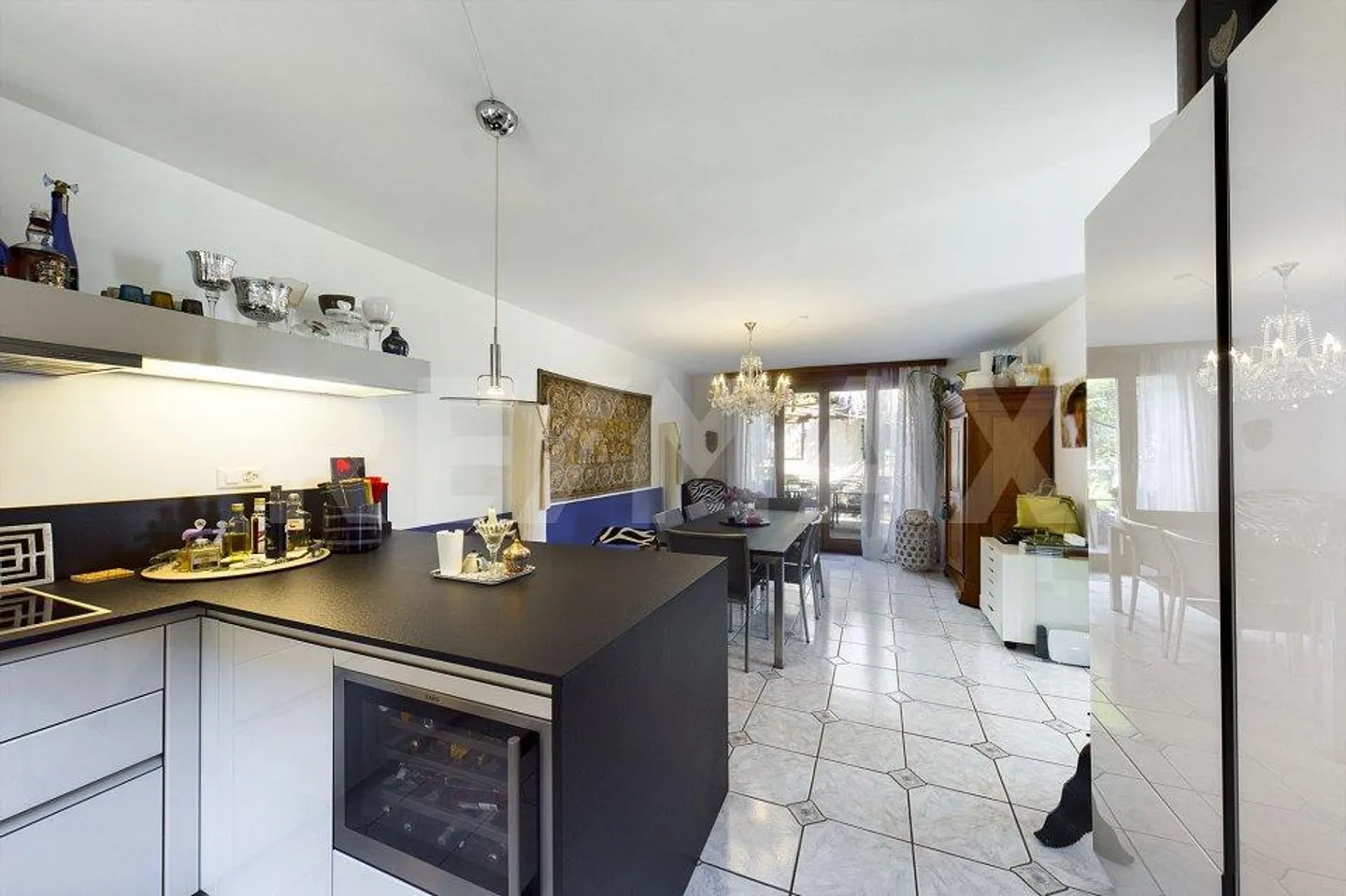 Beautiful 5-Room Villa with Unobstructed View - Photo 9 of 13