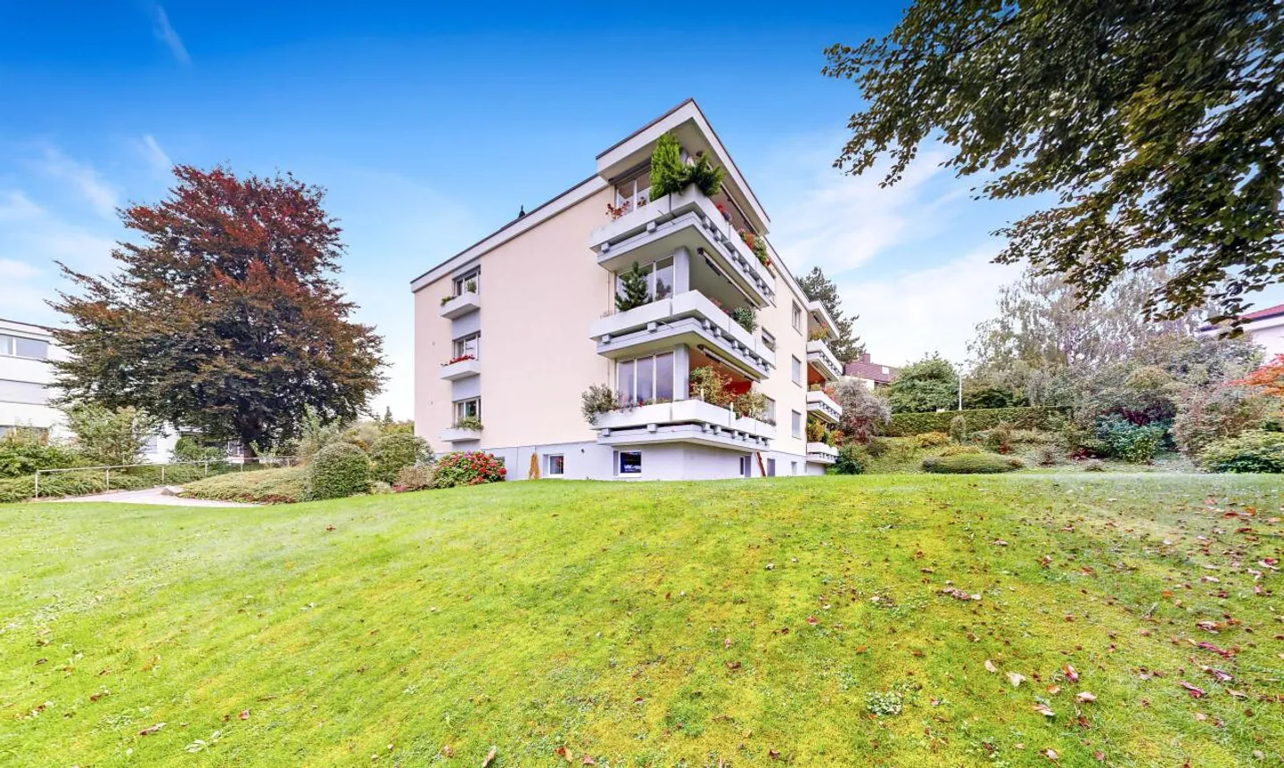 Attraktive 4.5-Zimmer-Wohnung mit Balkon an ruhiger Lage in Widen - Foto 2 von 11