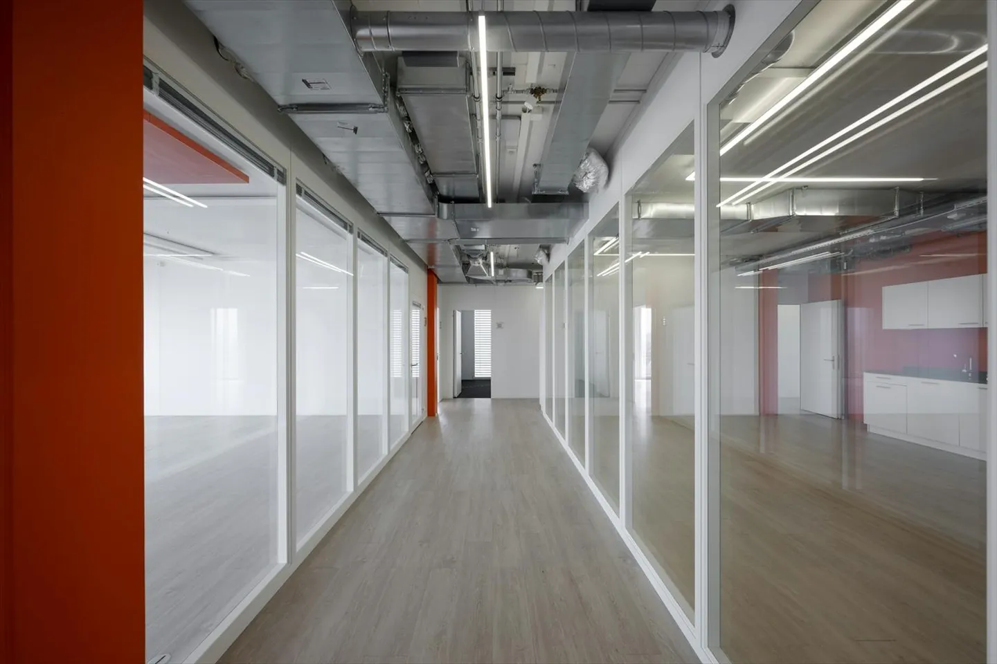 300 m2 o 730 m2 di spazi per uffici premium con vista - Moderno, climatizzato, sostenibile - Foto 5 di 10