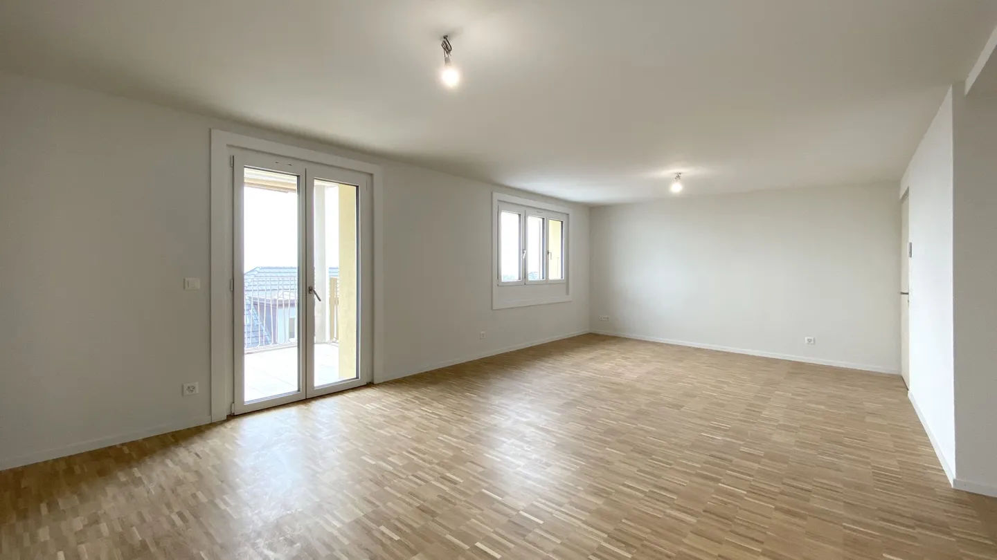 Ampio appartamento 2.5 con balcone e vista lago - Foto 4 di 10