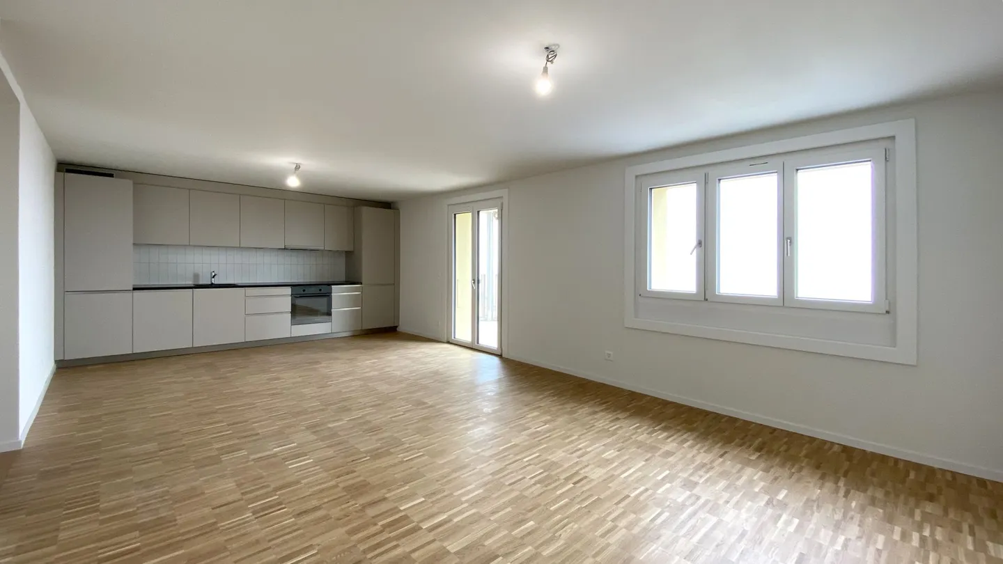Ampio appartamento 2.5 con balcone e vista lago - Foto 5 di 10