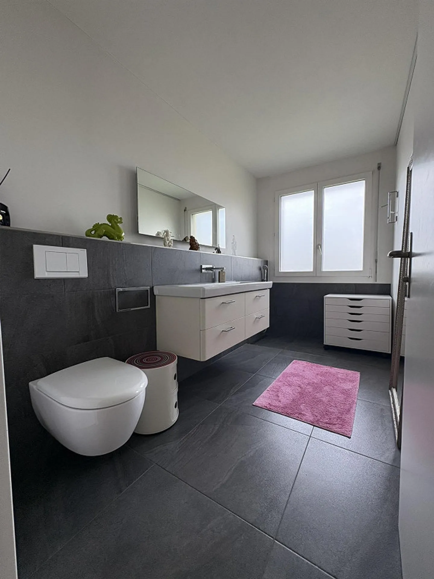Living with tropical flair in Reussport - Photo 9 of 10