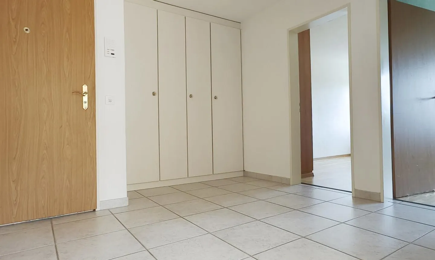 Attraktive 4.5-Zimmer-Wohnung mit Balkon an ruhiger Lage in Widen - Foto 1 von 11