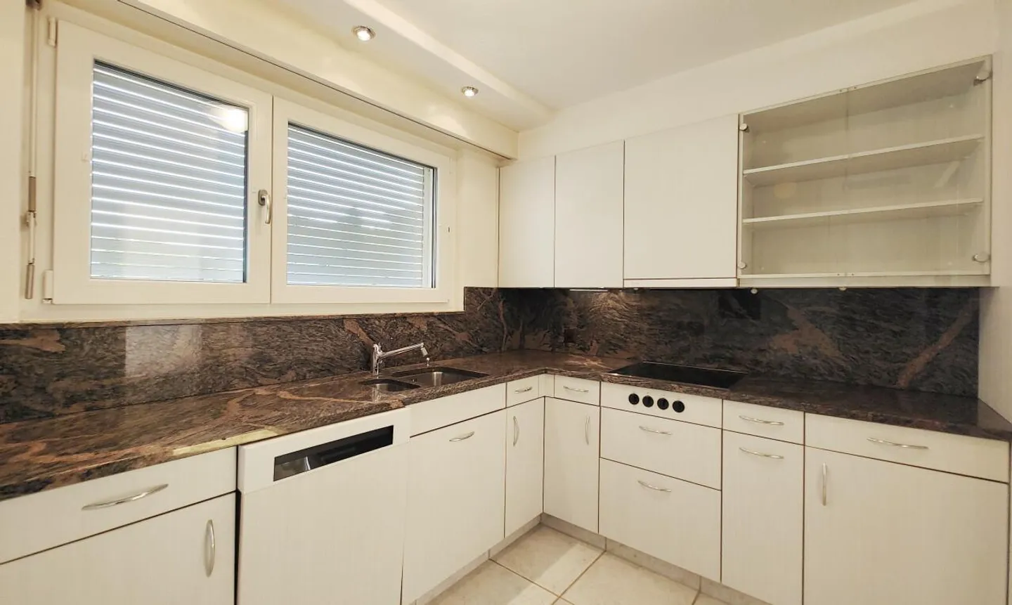 Attraktive 4.5-Zimmer-Wohnung mit Balkon an ruhiger Lage in Widen - Foto 4 von 11