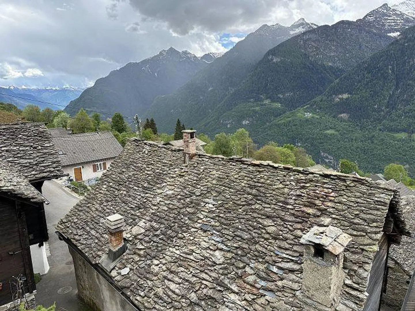 Maison de 3 familles dans un emplacement très calme et ensoleillé avec vue / maison de 3 ... - Photo 31 sur 34
