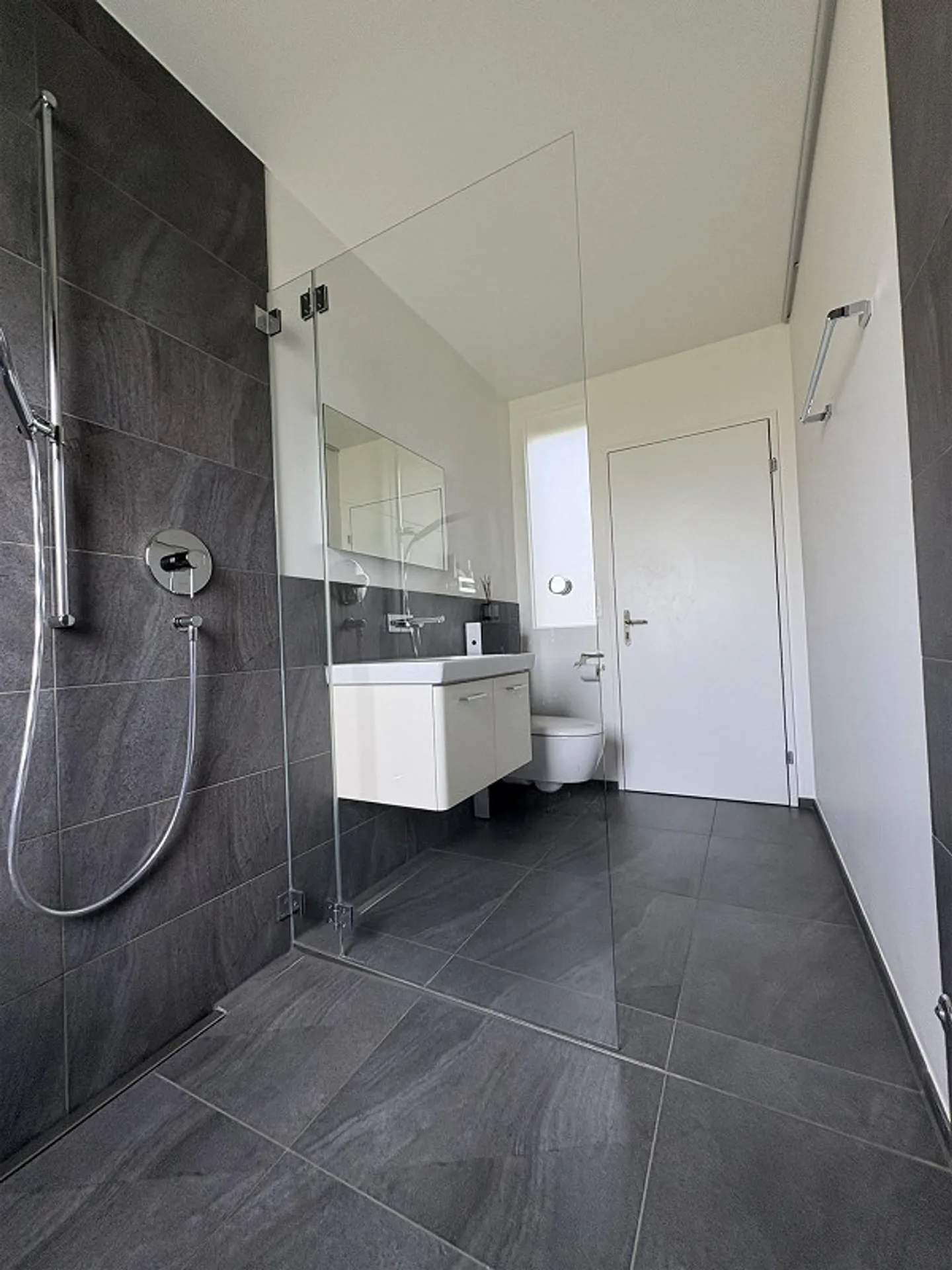 Living with tropical flair in Reussport - Photo 10 of 10