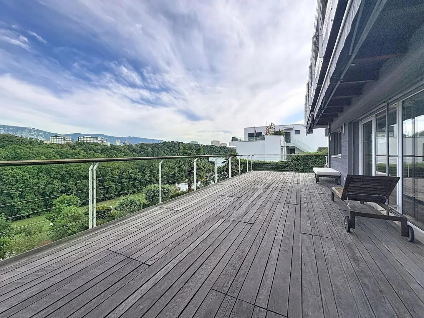 Appartement spacieux avec terrasse - Photo 9 sur 11