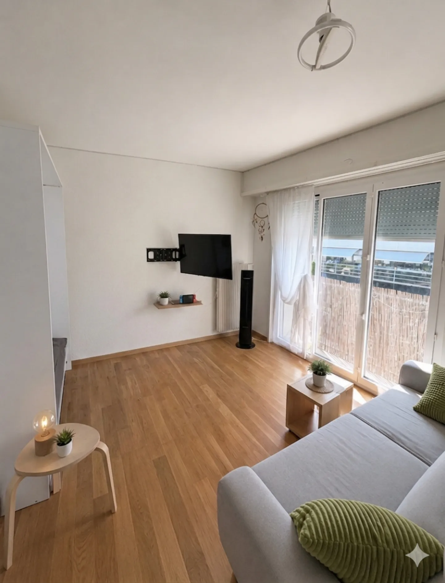 Apartment - Photo 3 of 5