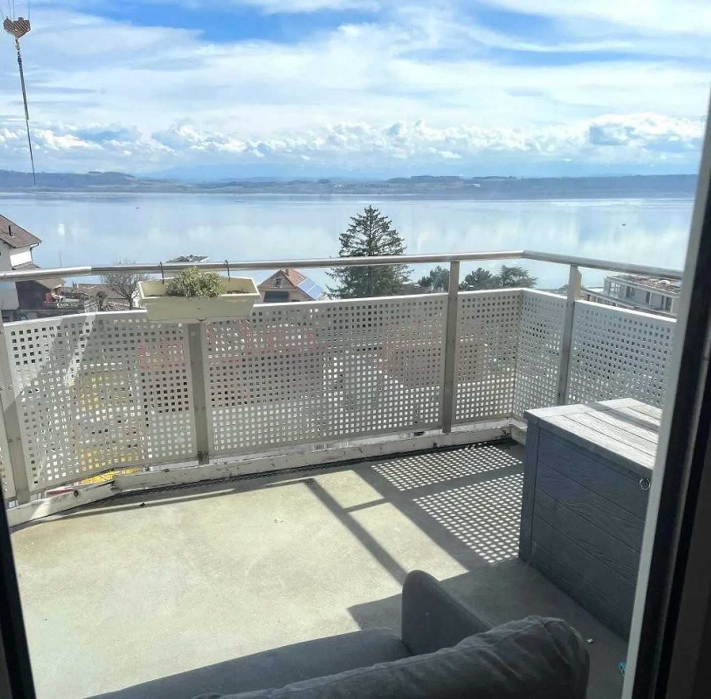 Bel appartamento con vista sul lago di Neuchâtel - Foto 1 di 4