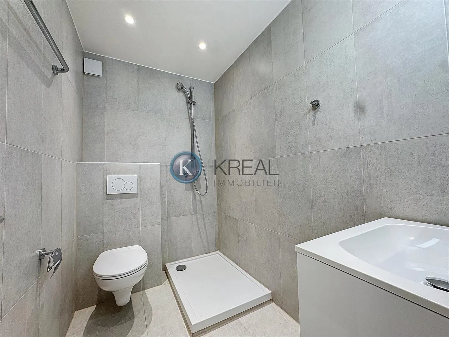 Nel cuore del villaggio? Magnifico appartamento di 5,5 stanze con terrazza di 28 m²! - Foto 8 di 9