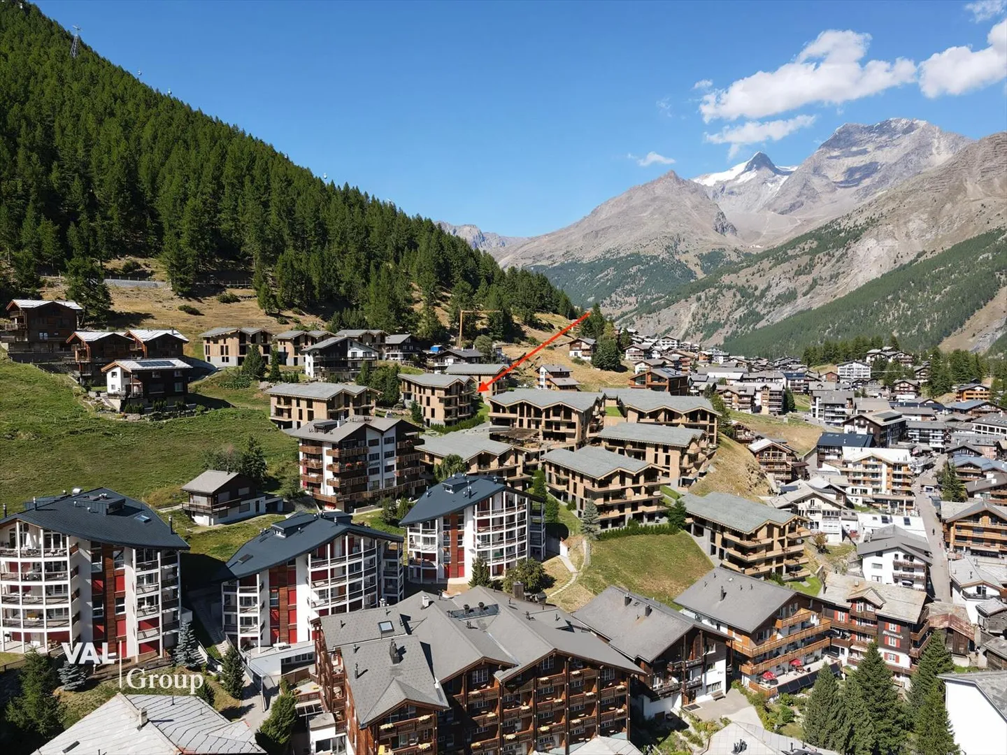 Residenza Le Roc: Eleganza e Natura in Perfetta Armonia - Foto 10 di 12