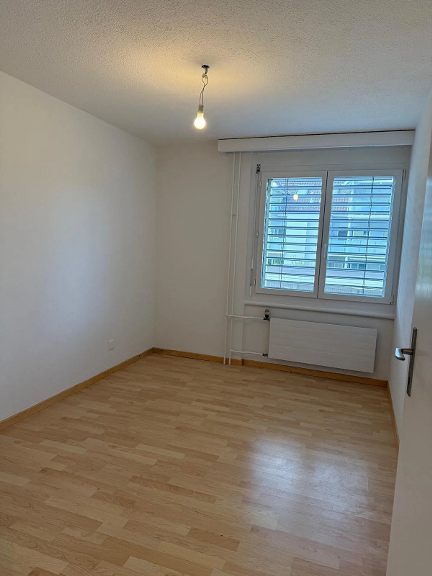 Frisch renovierte 4.5-Zimmer-Wohnung an ruhiger Lage - Foto 6 von 10