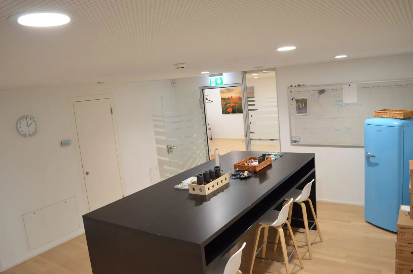 Modernes Büro mit Annehmlichkeiten - Foto 4 von 9