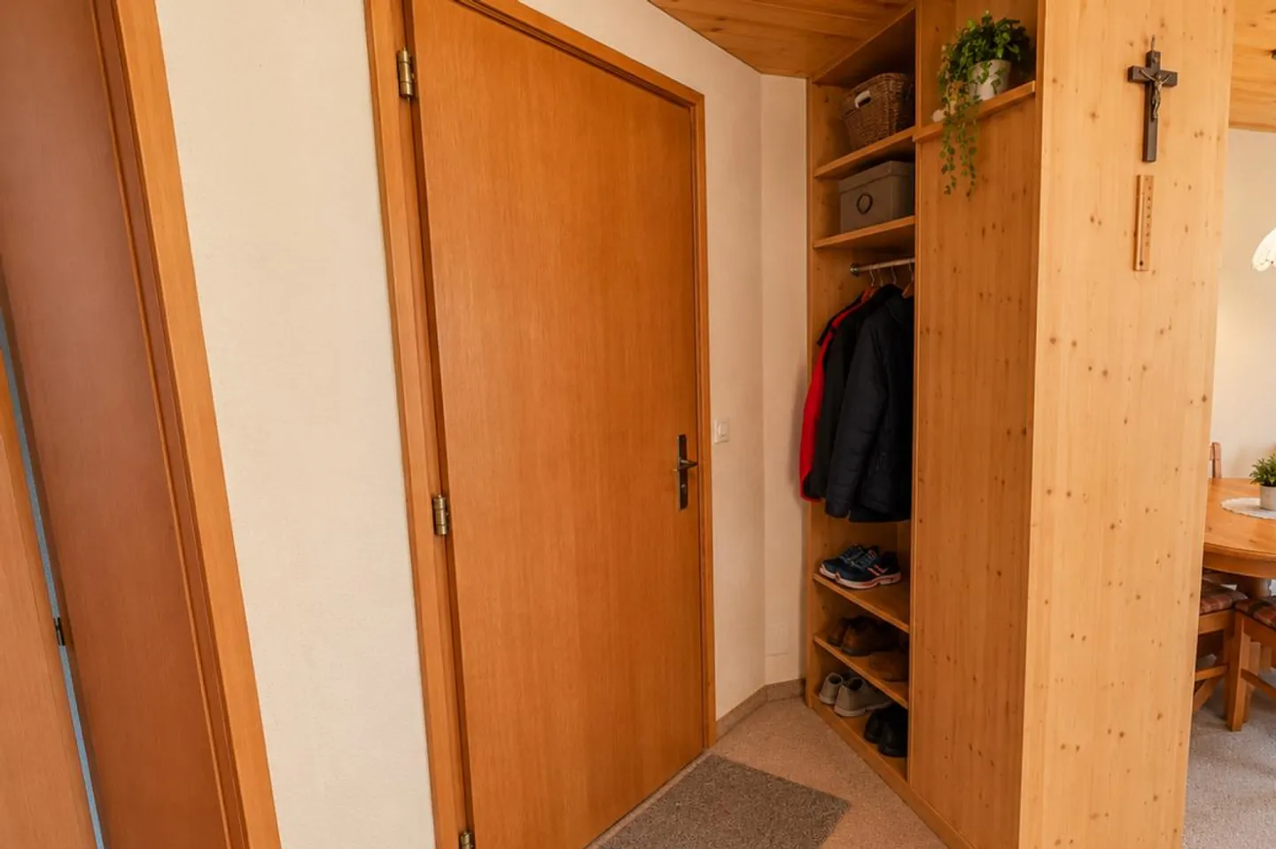 Charmante Wohnung im Chaletstil - Foto 2 von 12