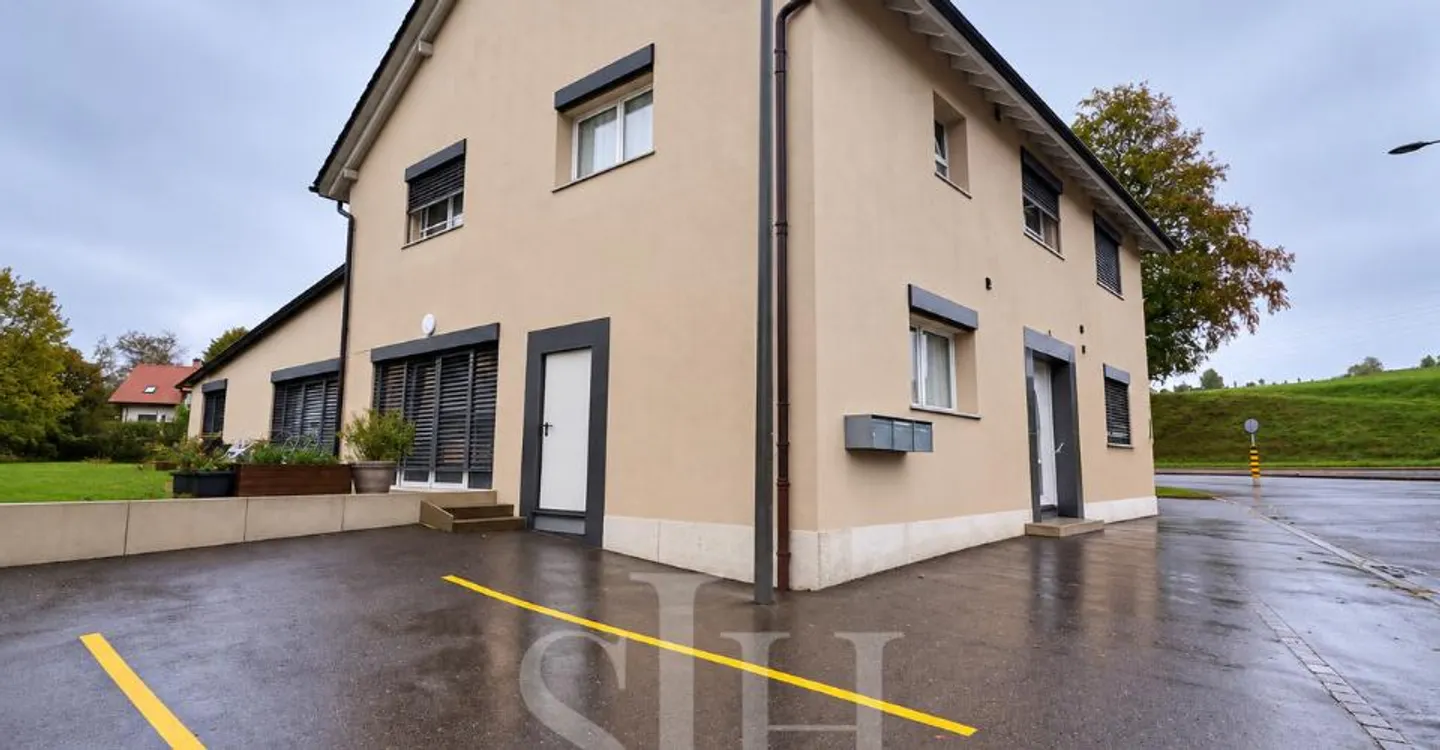 Yield building consisting of 3 apartments Rare on the market - Photo 1 of 10