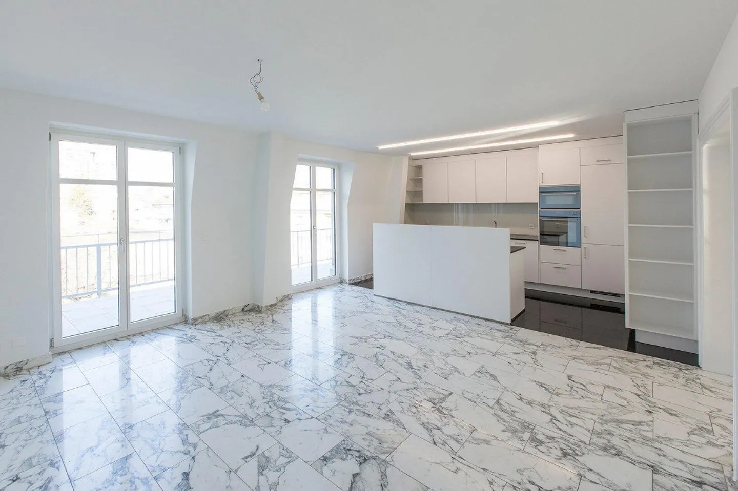 Unique Home in Prime Location: Enjoy Exclusive Living - Photo 6 of 13