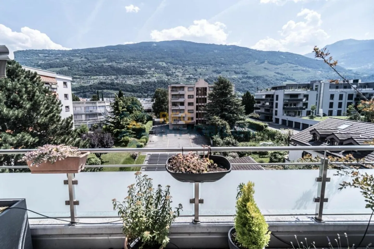 5.5 Room Apartment in Sion - Photo 1 of 31