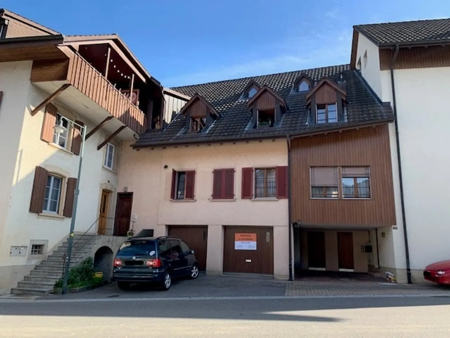 Charmante appartement de 4,5 pièces avec balcon - Photo 1 sur 7