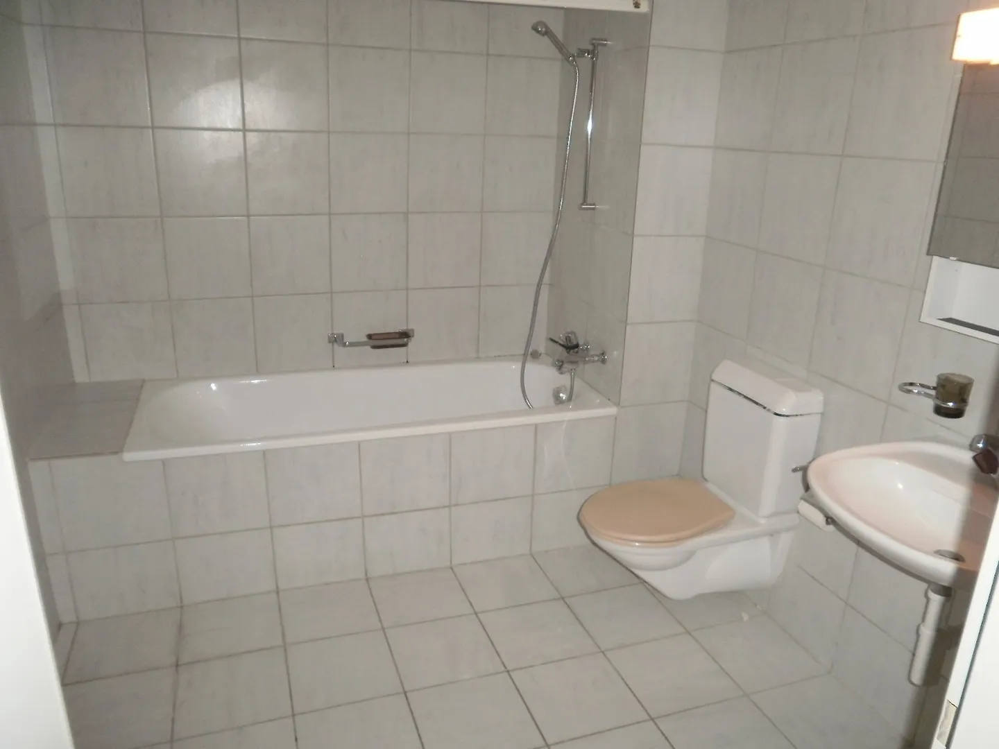 Charmante appartement de 4,5 pièces avec balcon - Photo 7 sur 7