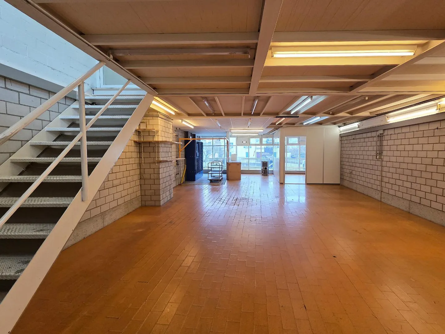 Vielseitige Gewerbefläche zu vermieten - Foto 8 von 19