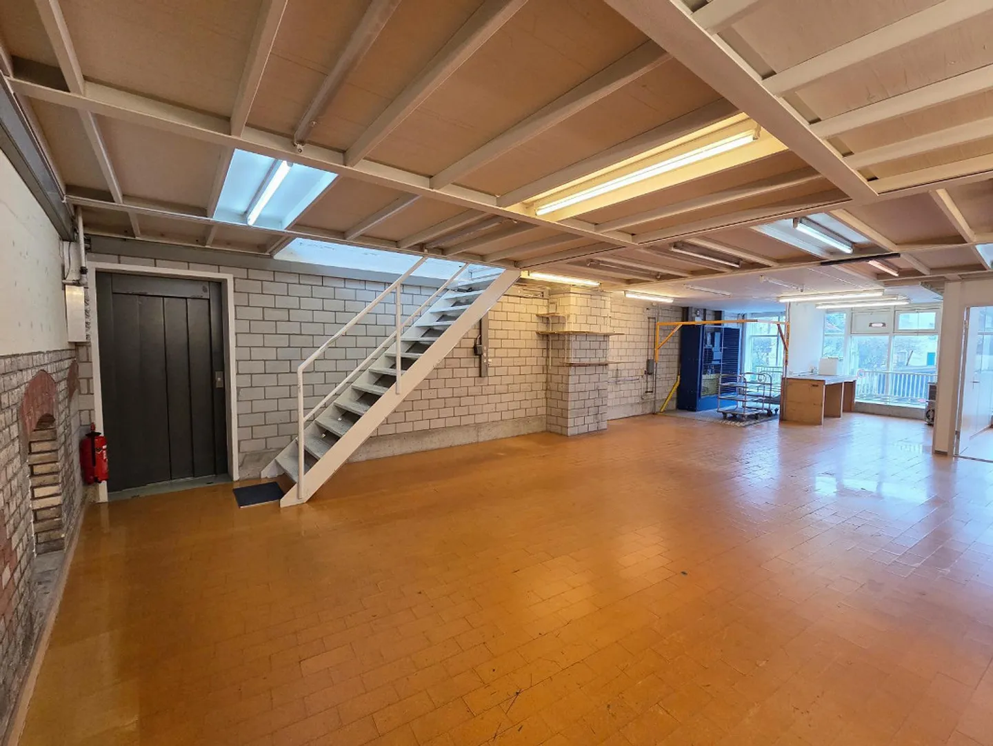 Vielseitige Gewerbefläche zu vermieten - Foto 9 von 19