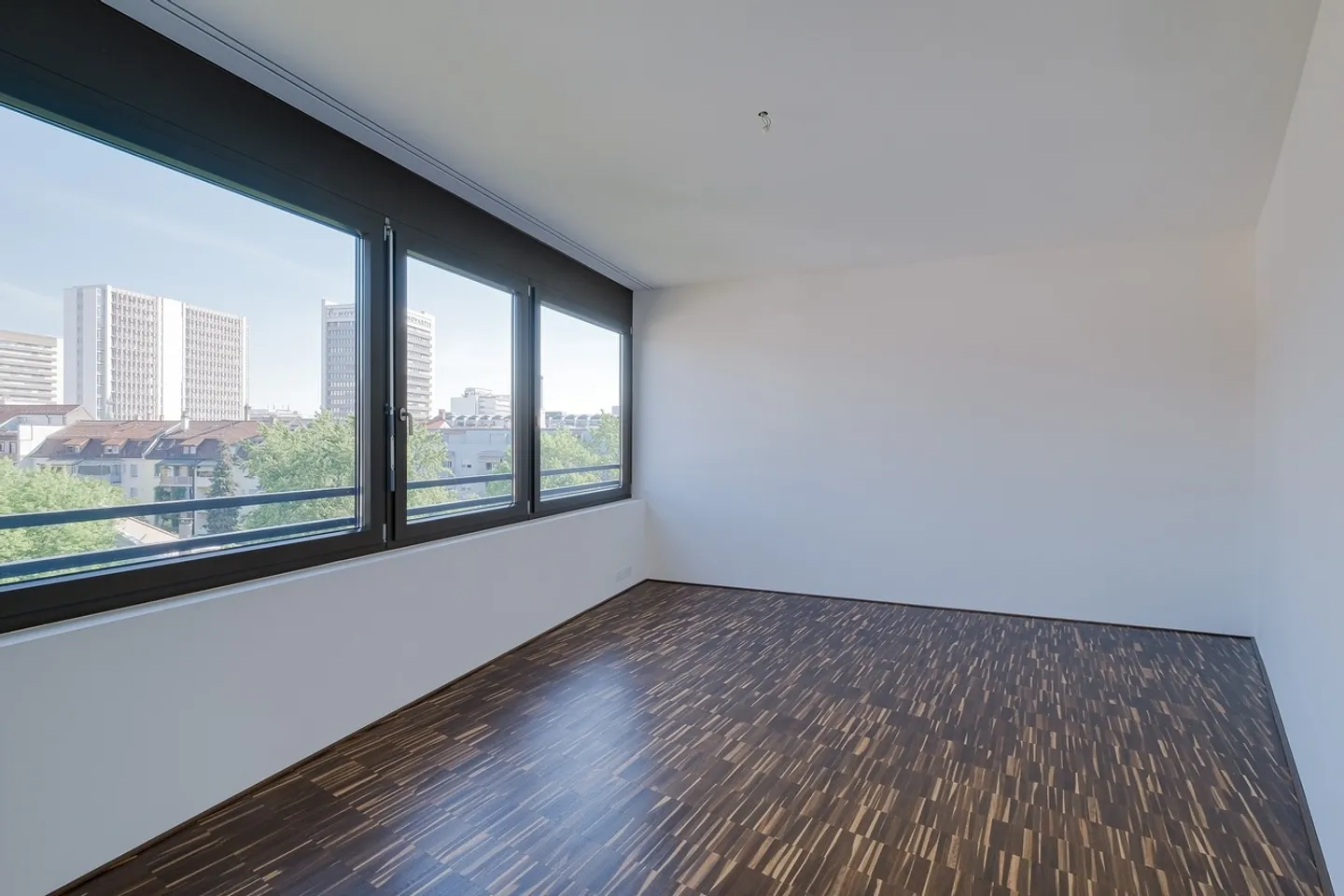 Appartement en attique sur 2 étages avec 3 terrasses ! - Photo 6 sur 11