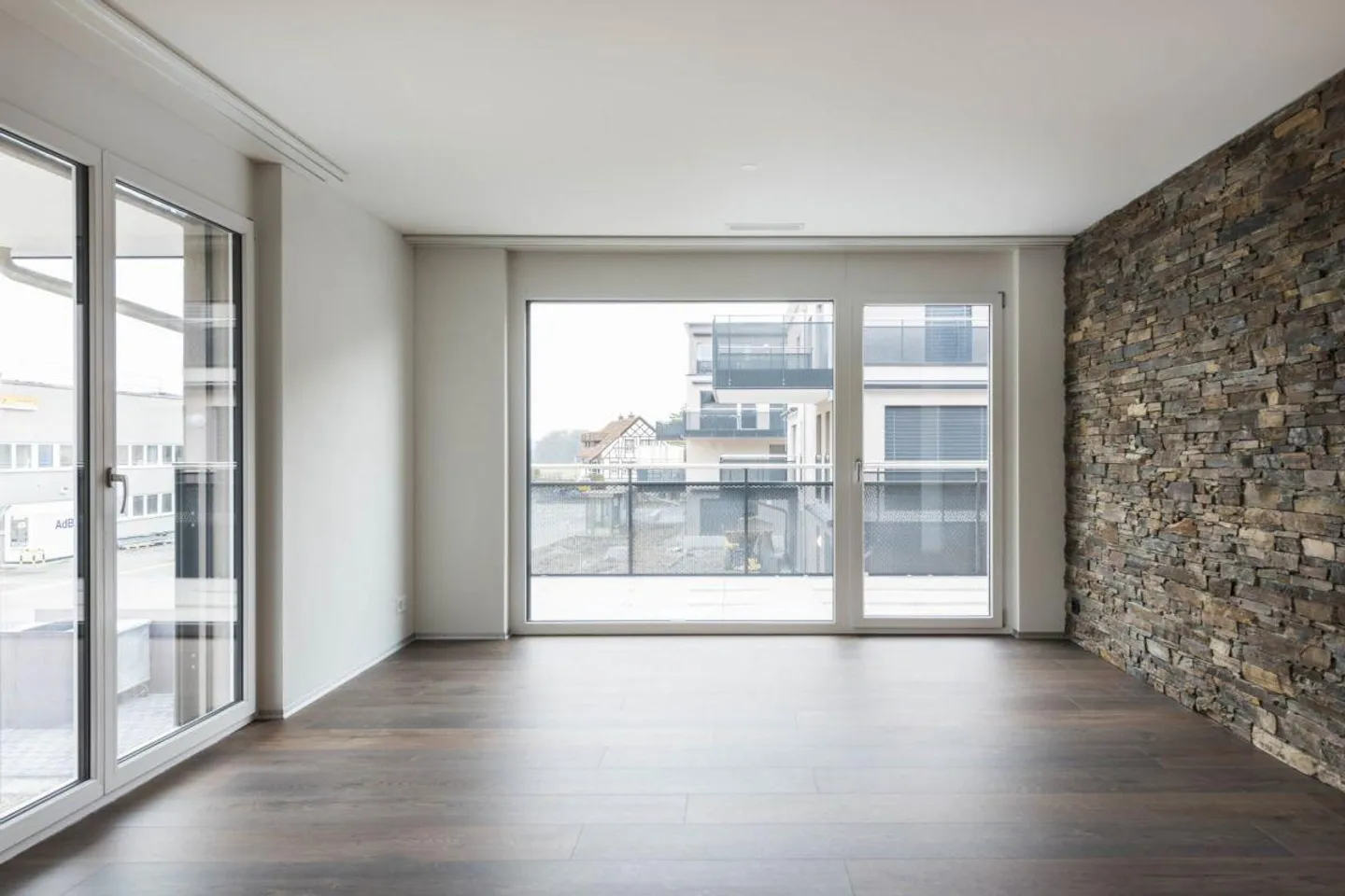 Appartamento elegante e moderno in un edificio ben tenuto! - Foto 3 di 10