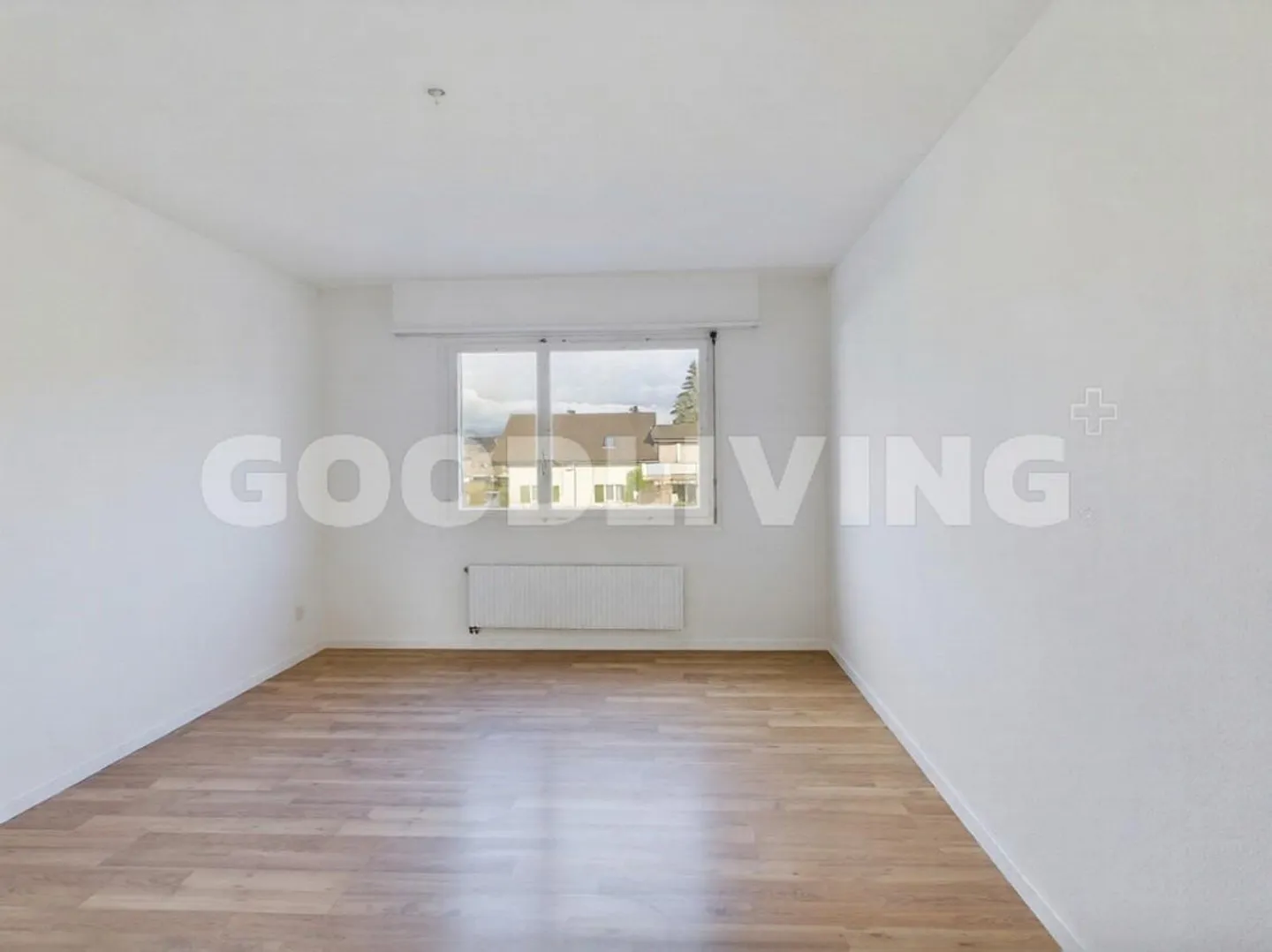 CALME, ENSOLEILLÉ ET CENTRAL DANS LE VILLAGE - Photo 4 sur 8