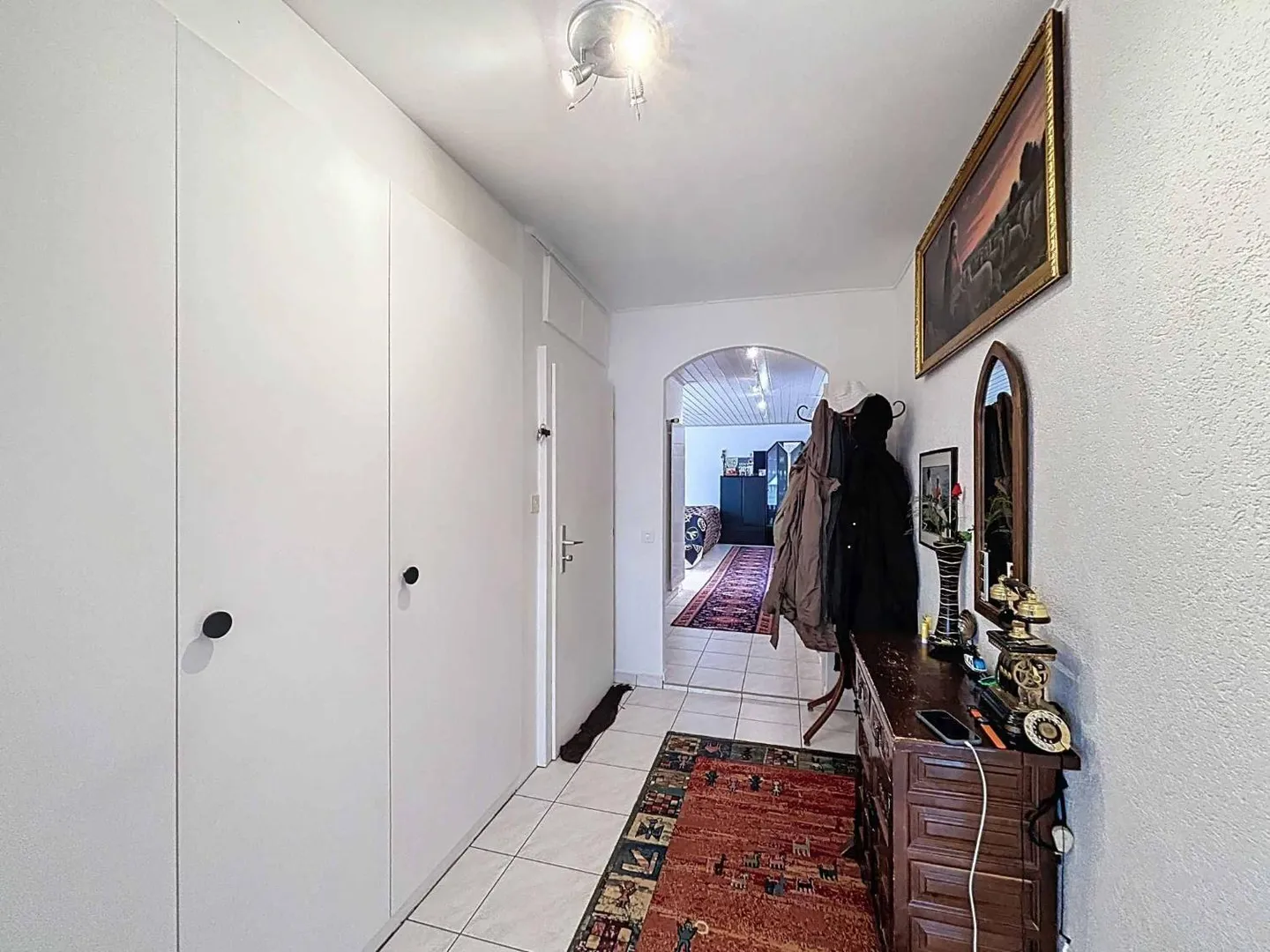 Spacieux appartement de 5 pièces au cœur de La Chaux-de-Fonds - Photo 3 sur 9